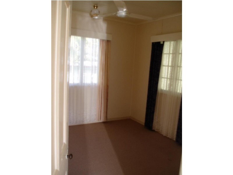 26 Spence Street, Point Vernon QLD 4655