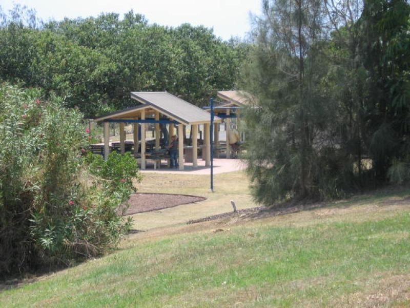74 Charlton Esplanade, Point Vernon QLD 4655