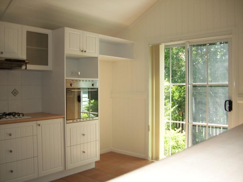 25 Robert Street, Torquay QLD 4655