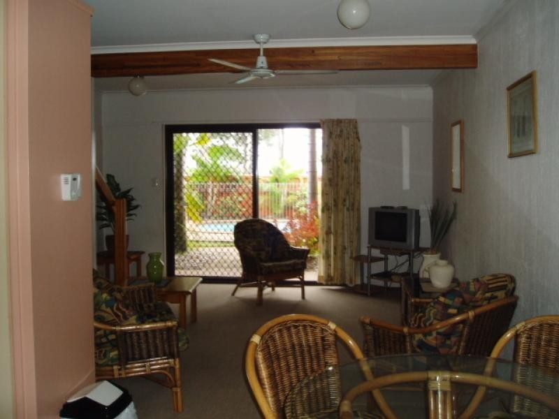 6/436 Esplanade, Torquay QLD 4655