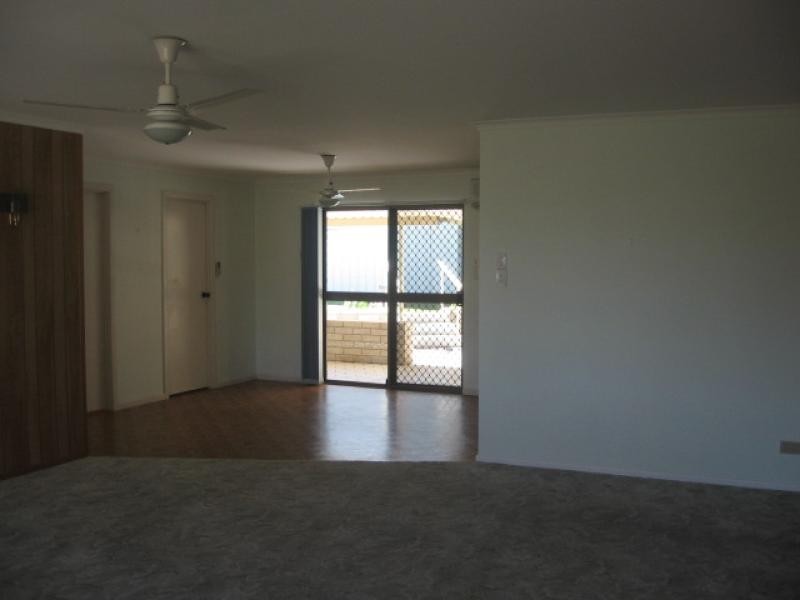 10 Michelle Drive, Point Vernon QLD 4655