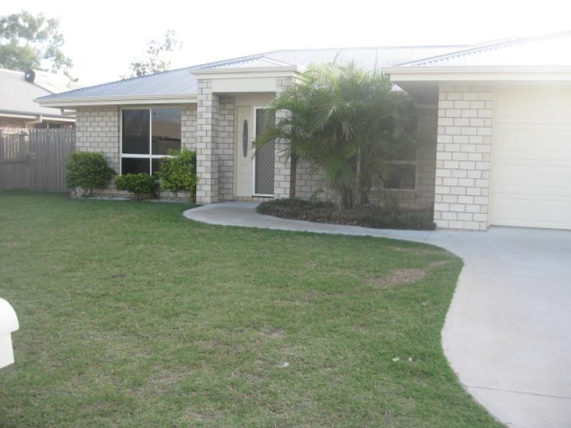 17 Archer Drive, Point Vernon QLD 4655