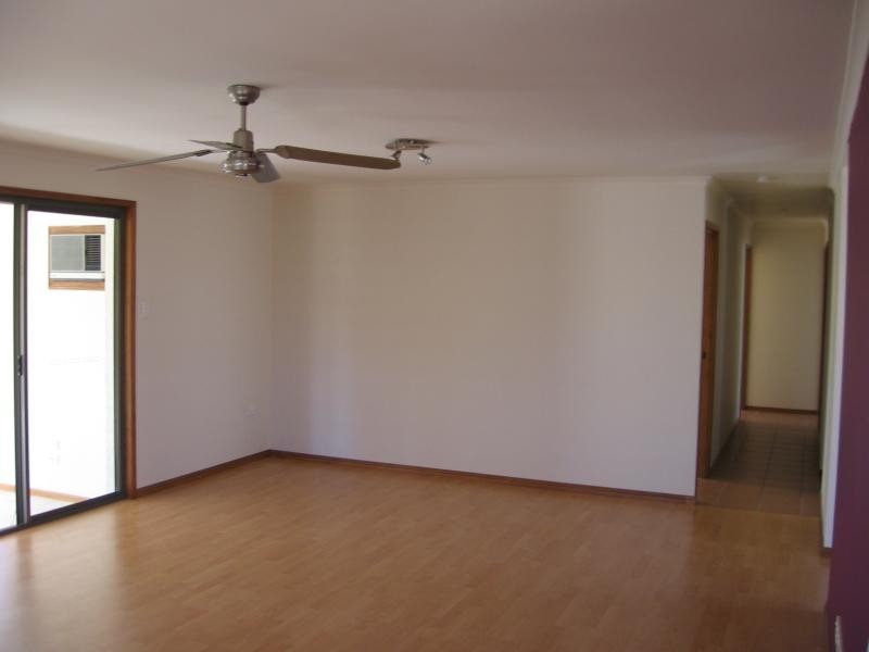 44 Limpus Street, Urangan QLD 4655