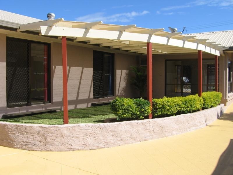 44 Limpus Street, Urangan QLD 4655