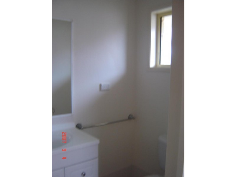 8 Genoa Court, Point Vernon QLD 4655