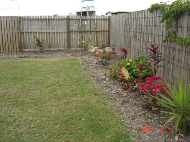 8 Genoa Court, Point Vernon QLD 4655