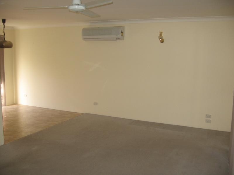 UNIT 2/85 MILLER STREET, Urangan QLD 4655