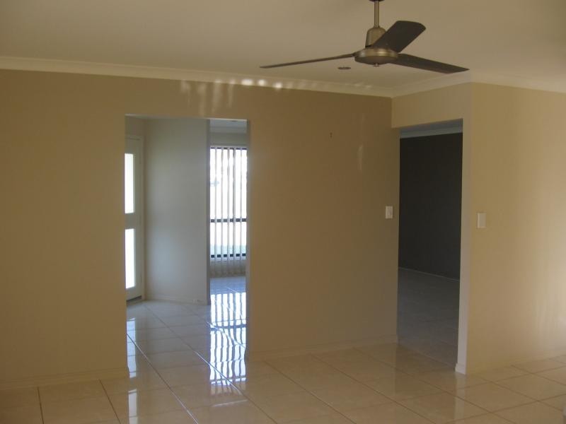 8 Yarrilee Circuit, Dundowran QLD 4655