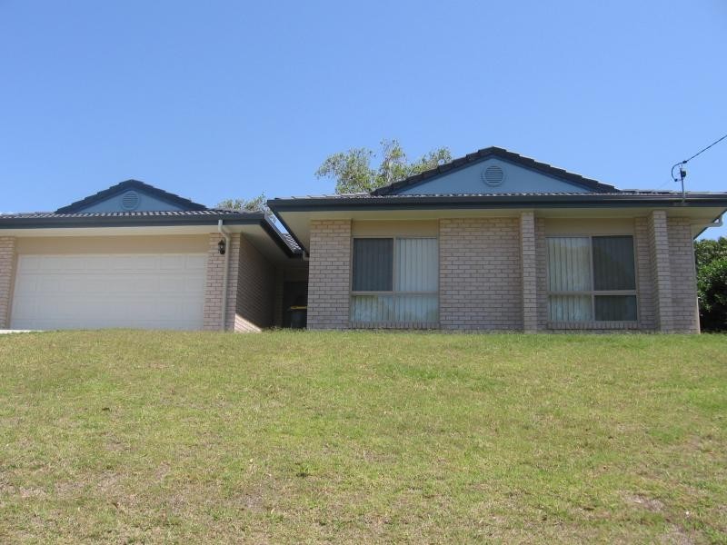 13 BARRY STREET, Torquay QLD 4655