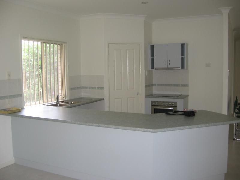 13 BARRY STREET, Torquay QLD 4655