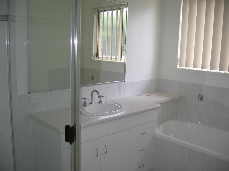 13 BARRY STREET, Torquay QLD 4655