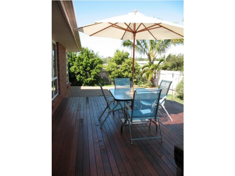 1 Diamond Court, Point Vernon QLD 4655