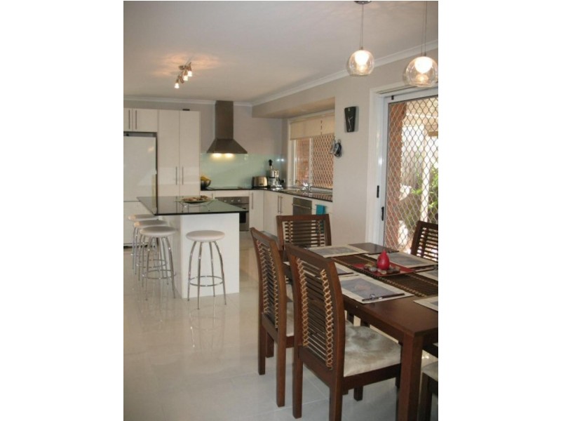 1 Diamond Court, Point Vernon QLD 4655