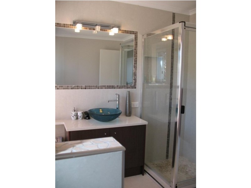 1 Diamond Court, Point Vernon QLD 4655