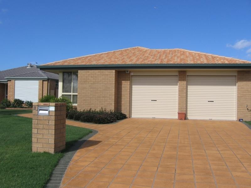 11 Brooke Court, Torquay QLD 4655