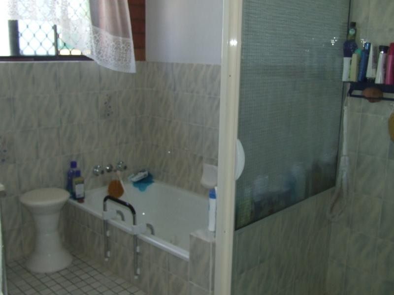 15 Sunset Crescent, Torquay QLD 4655