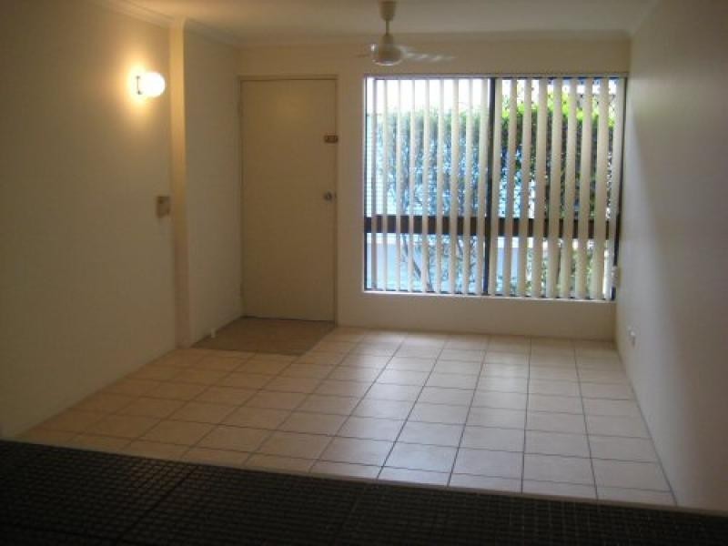 Unit 7/10 McKean Road, Scarness QLD 4655
