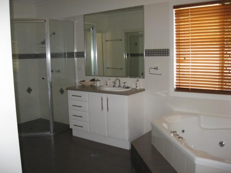 9 Cunningham Street, Torquay QLD 4655