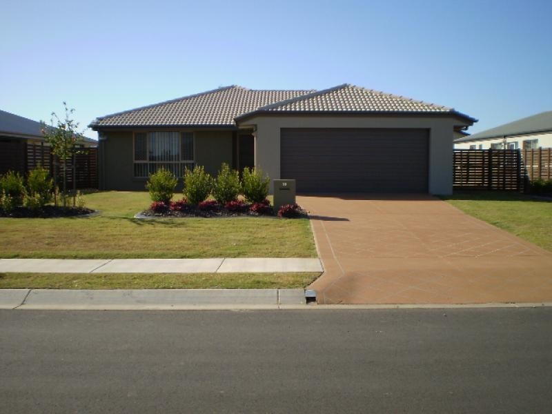 10 Captain Cook Street, Urraween QLD 4655