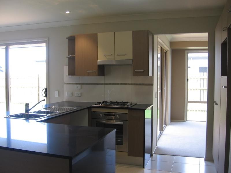 10 Captain Cook Street, Urraween QLD 4655