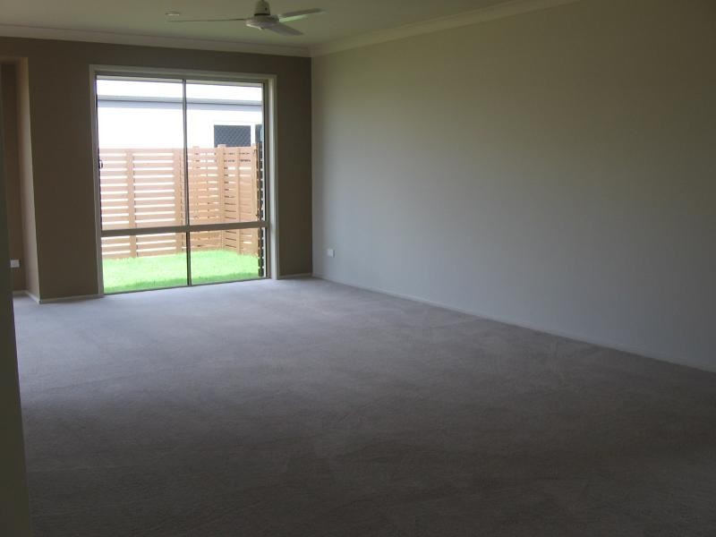 10 Captain Cook Street, Urraween QLD 4655
