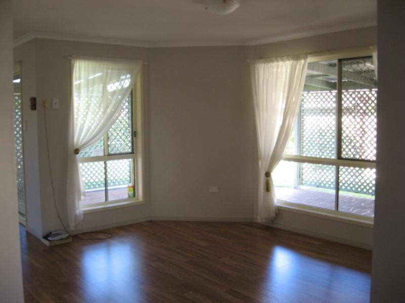 52 Moolyyir Street, Urangan QLD 4655