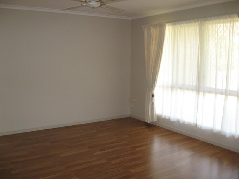 52 Moolyyir Street, Urangan QLD 4655