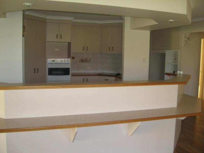 52 Moolyyir Street, Urangan QLD 4655