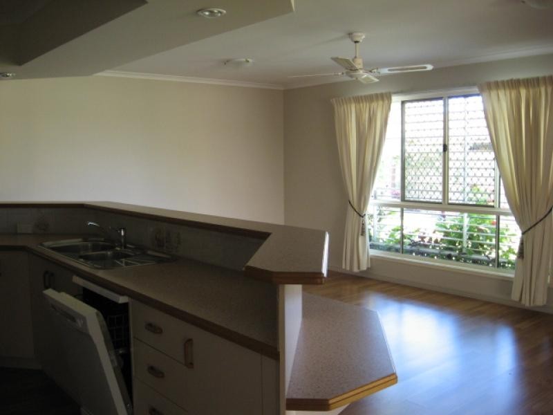 52 Moolyyir Street, Urangan QLD 4655