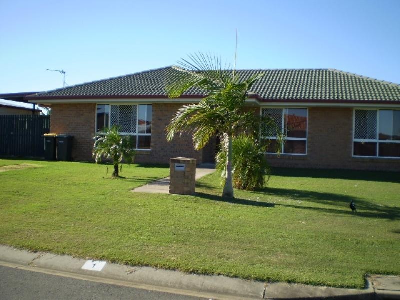 1 Wyuna Court, Urangan QLD 4655