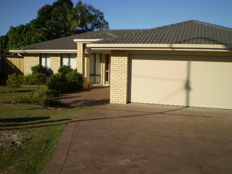 66 Bideford Street, Torquay QLD 4655