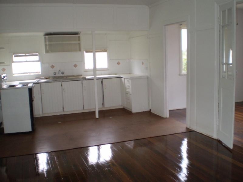 49 Kent Street, Urangan QLD 4655