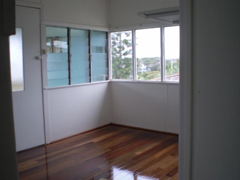 49 Kent Street, Urangan QLD 4655