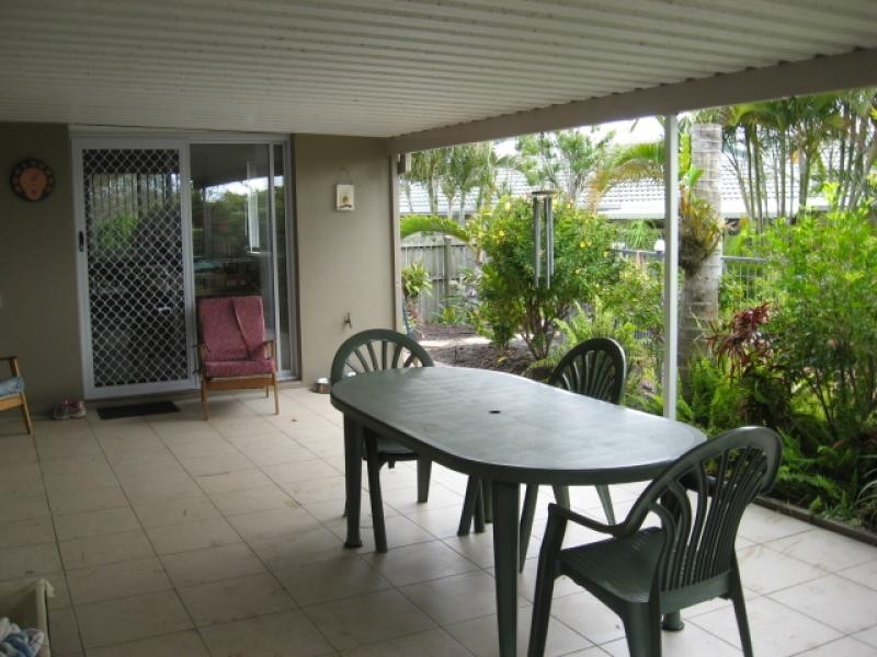 22 Dean Court, Urraween QLD 4655