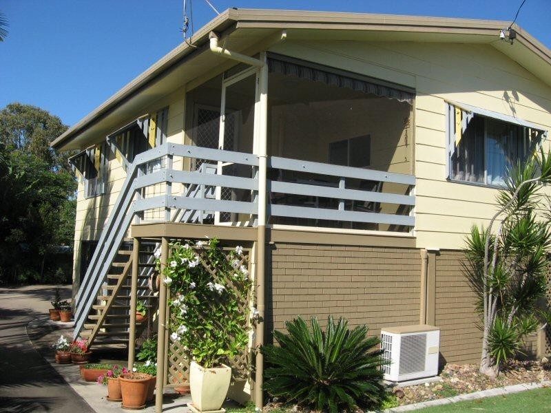 11 PARADISE STREET, Point Vernon QLD 4655