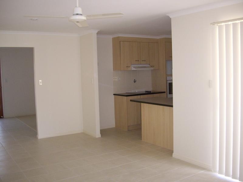 23 Topaz Circuit, Urangan QLD 4655