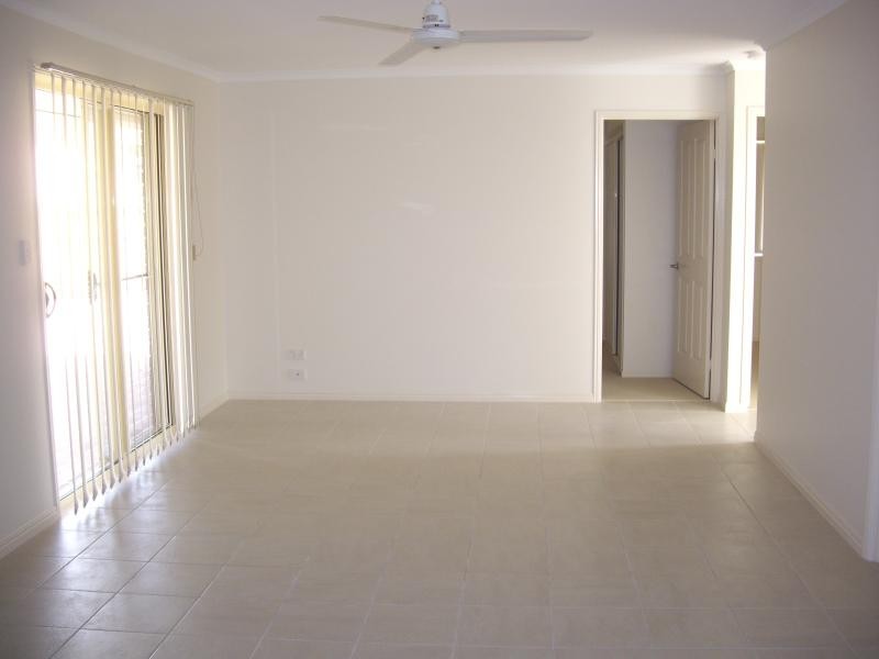 23 Topaz Circuit, Urangan QLD 4655