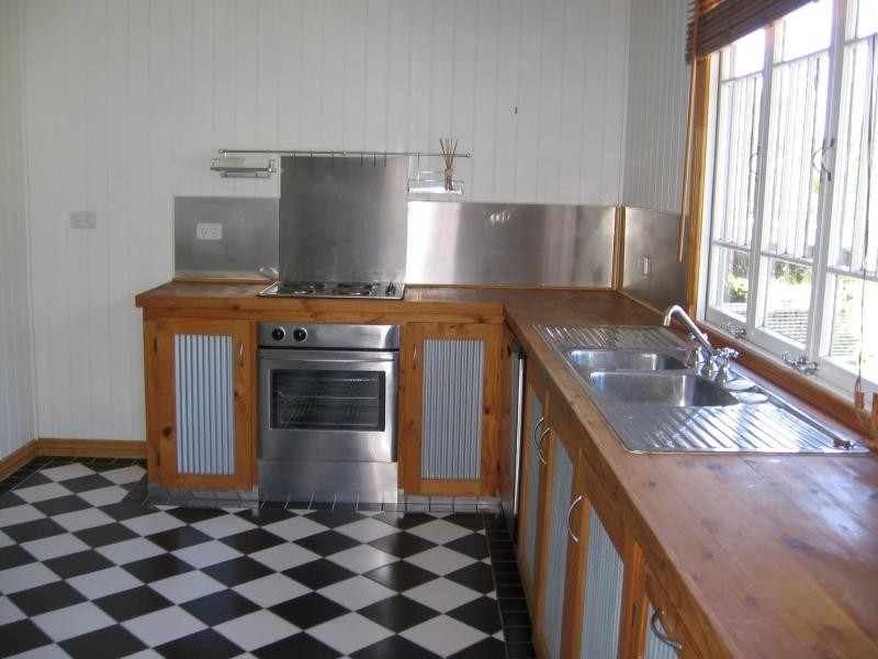 283 Torquay Terrace, Torquay QLD 4655