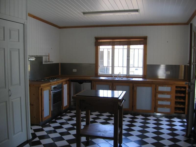 283 Torquay Terrace, Torquay QLD 4655