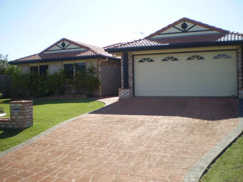 28 Bushlark Avenue, Eli Waters QLD 4655