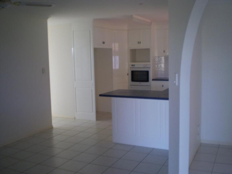 28 Bushlark Avenue, Eli Waters QLD 4655