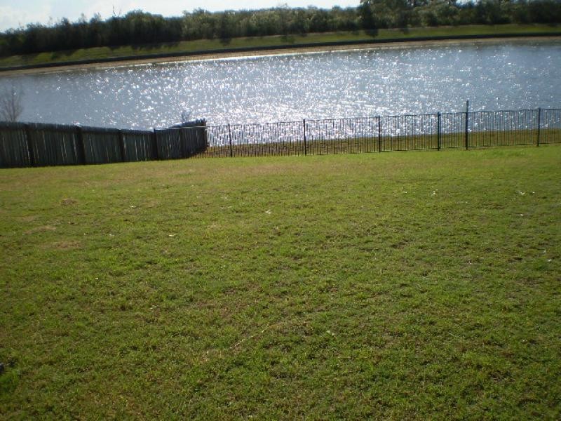 28 Bushlark Avenue, Eli Waters QLD 4655