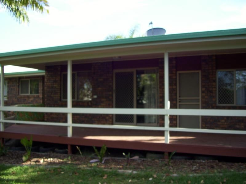 8 Vanda Street, Urangan QLD 4655