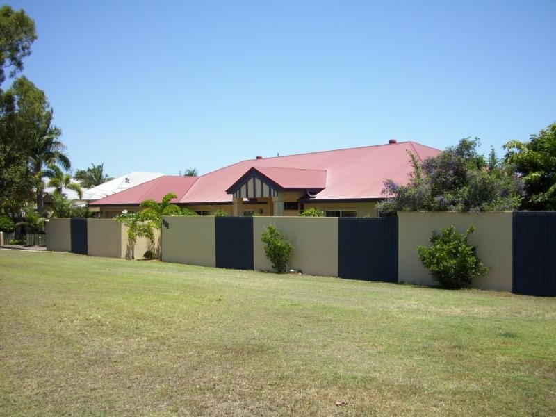 338 Torquay Tce, Torquay QLD 4655