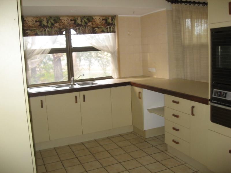 Unit 2/415 Boat Harbour Drive, Torquay QLD 4655