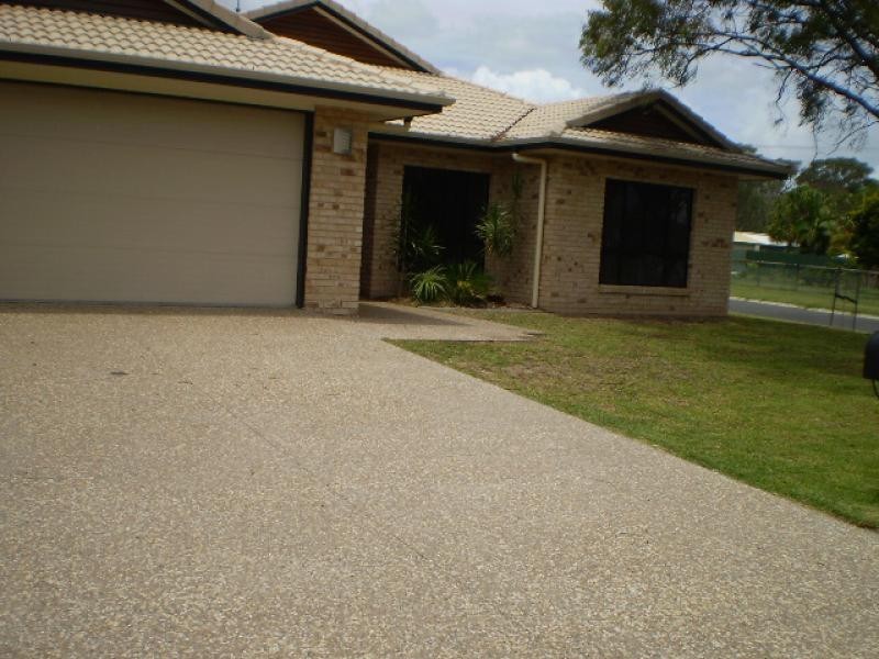 2 Collare Court, Urangan QLD 4655