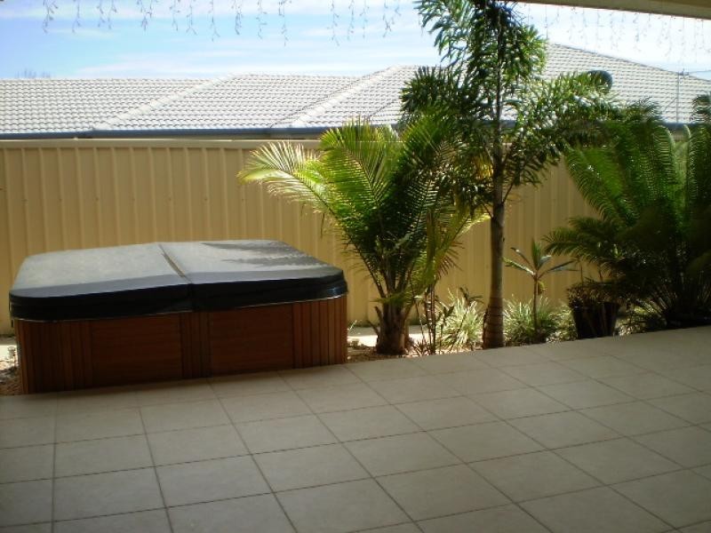 9 Marcocci Street, Urraween QLD 4655