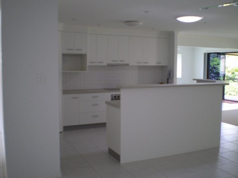 14 Polson Street, Point Vernon QLD 4655