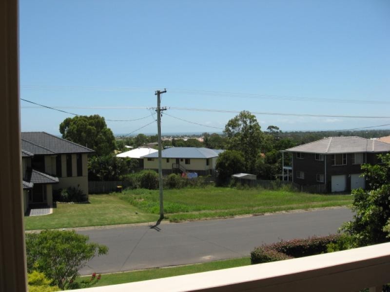 3 Waigani Avenue3 Waigani Avenue, Kawungan QLD 4655