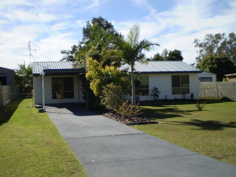 18 Southerden, Torquay QLD 4655
